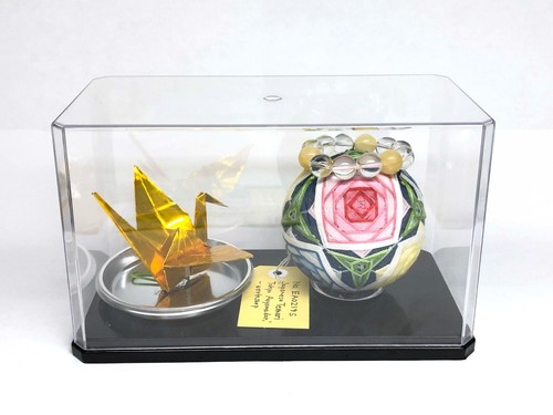 Rose accessory display - display, case