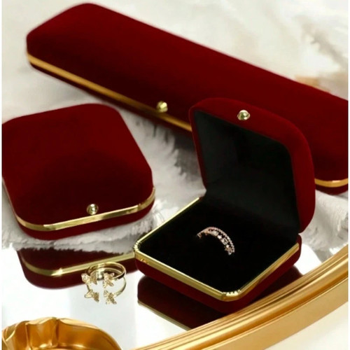 High quality jewellery - high,