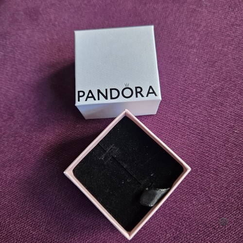 Pandora pink white square - pink,