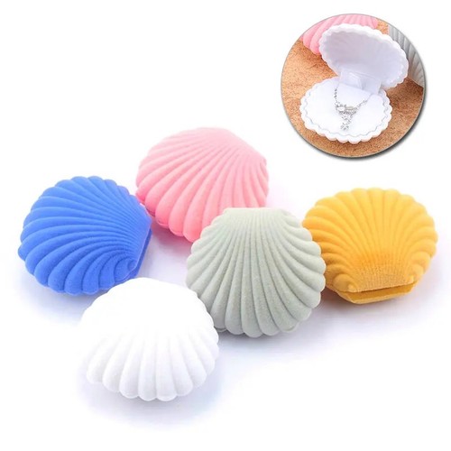 Shell shape velvet display - shell,